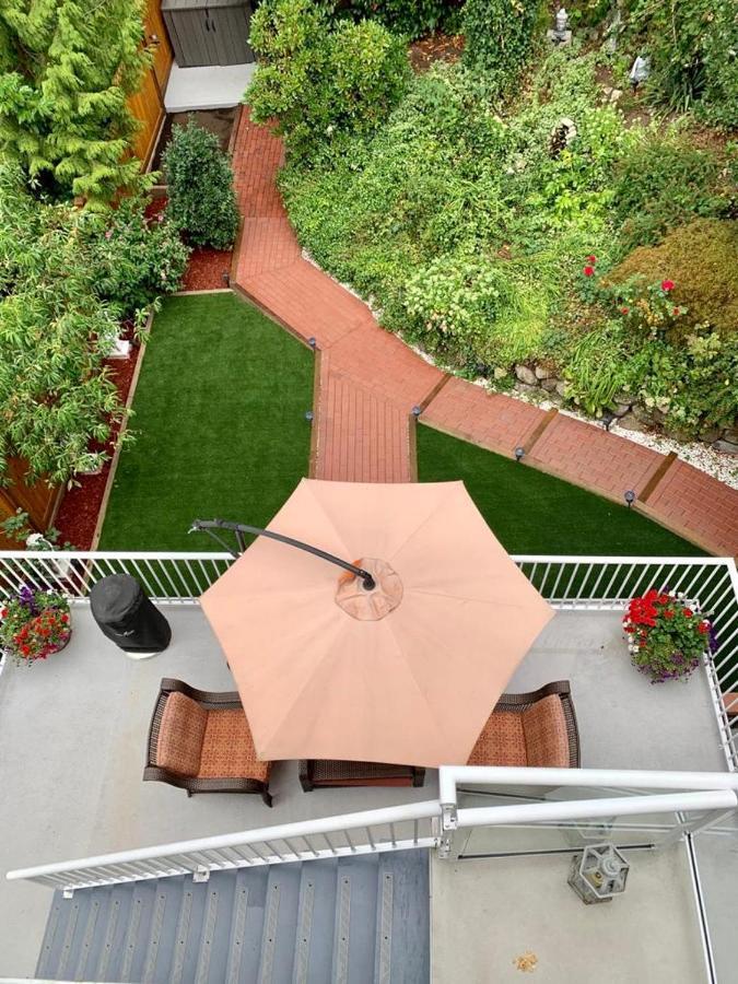 Beautiful Modern Suite North Vancouver Exterior photo