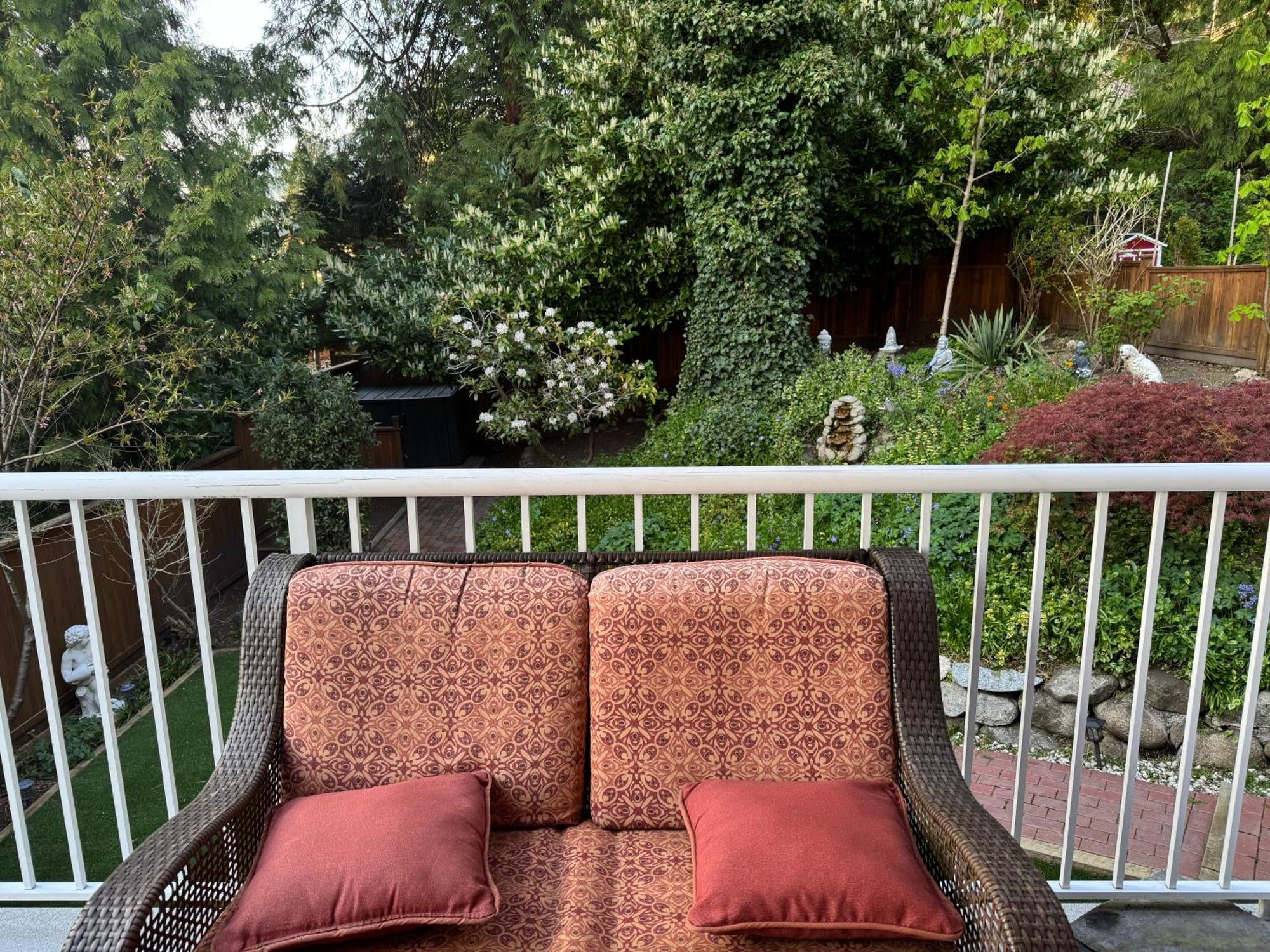 Beautiful Modern Suite North Vancouver Exterior photo